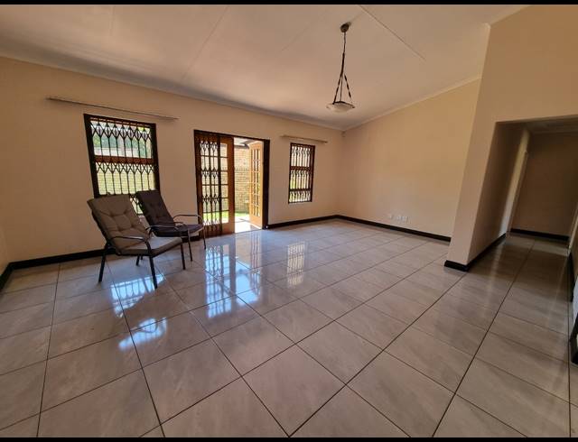 2 BEDROOM TOWNHOUSE TO LET IN VANDERBIJLPARK SW 5